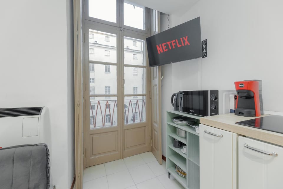 TV and multimedia, Coffee/tea facilities, internet, microwave, pet friendly, stove, toaster