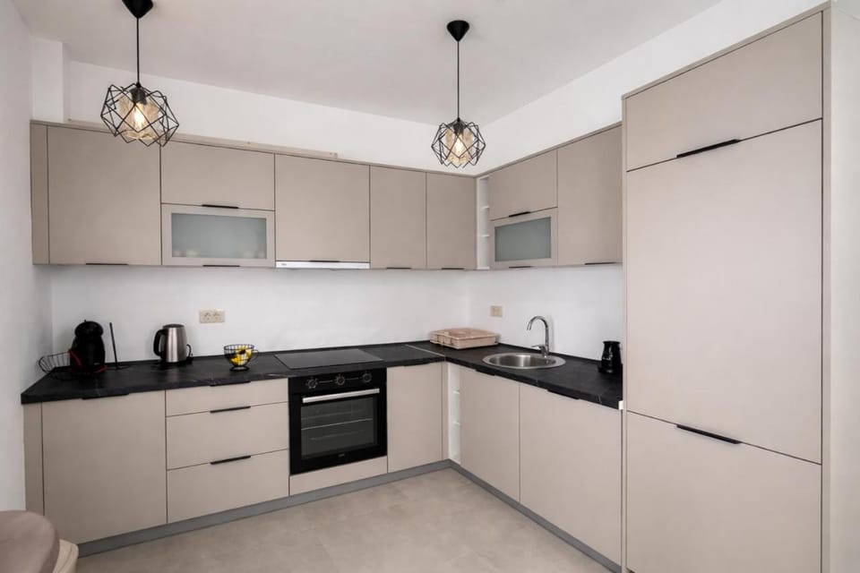 Coffee/tea facilities, Kitchen or kitchenette, dishwasher, oven, pet friendly, stove