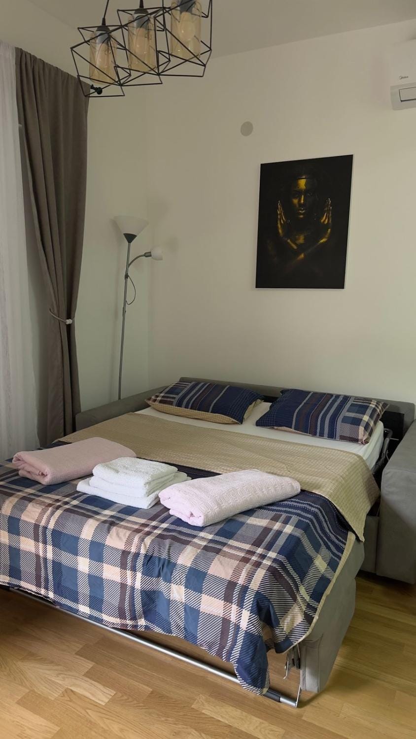 Bed, TV and multimedia, Balcony/Terrace, Photo of the whole room, Bedroom, internet, towels, air conditioner
