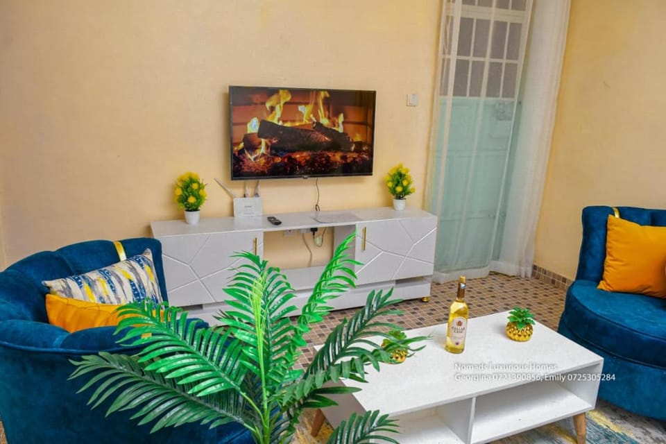 TV and multimedia, Living room, Seating area
