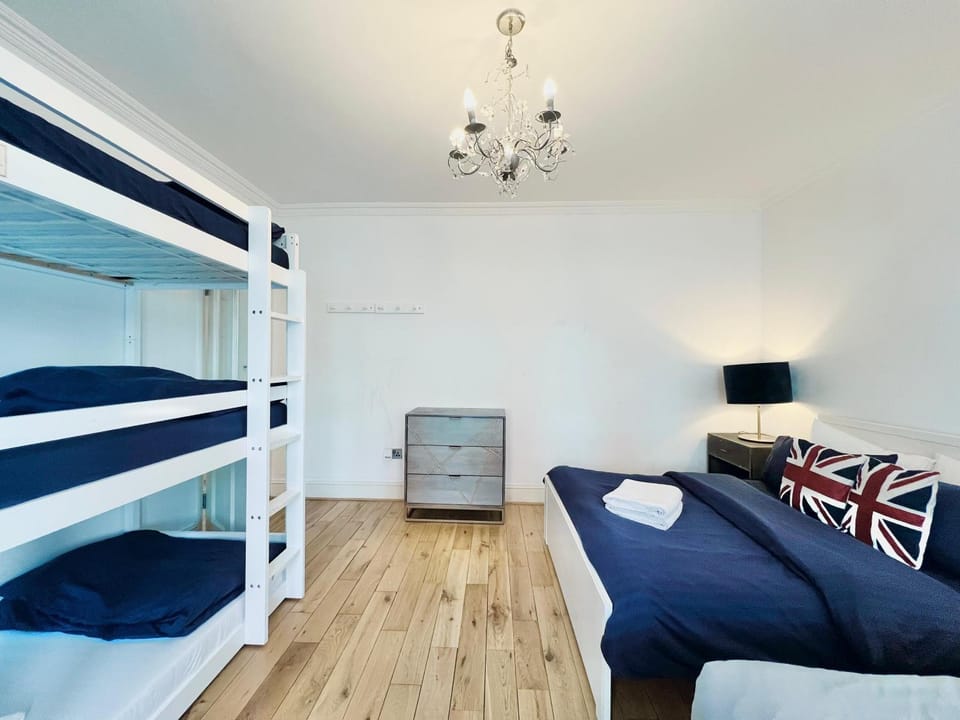 Gants Hill House House in Ilford