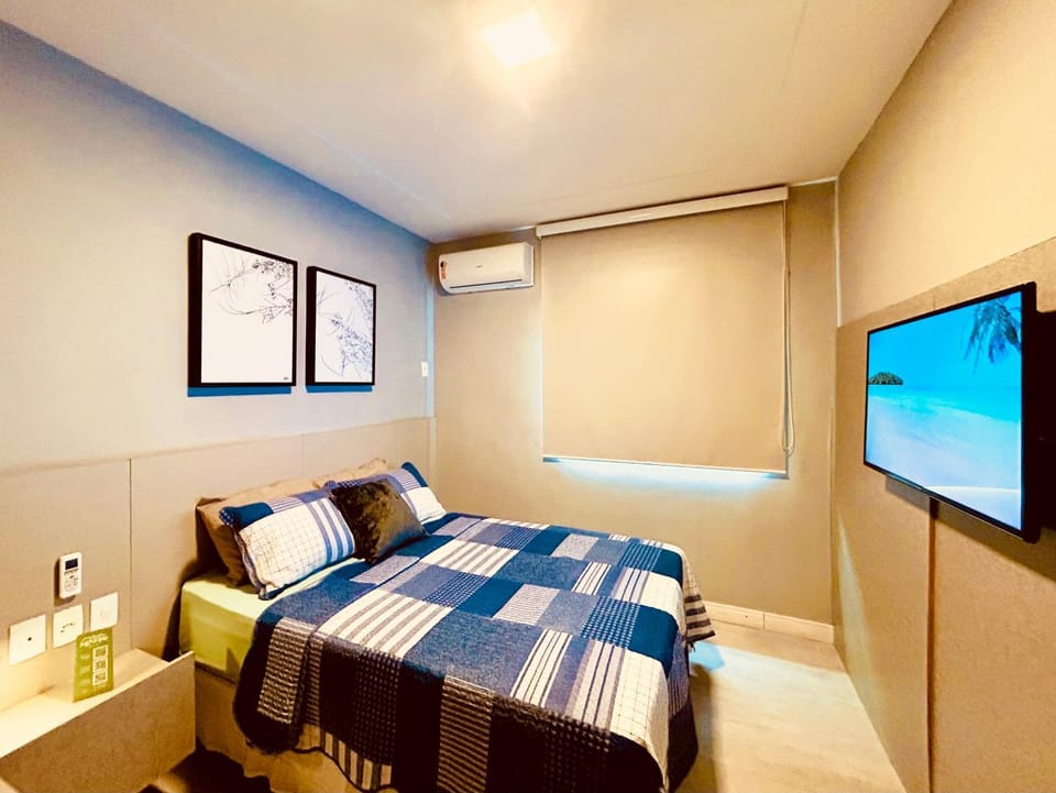 Bed, TV and multimedia, Photo of the whole room, Bedroom, air conditioner