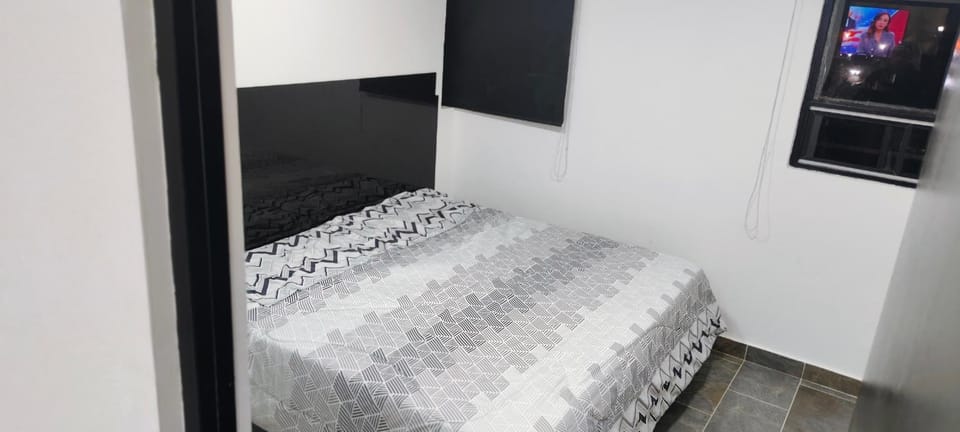 Rolling amarillo Apartment in Funza