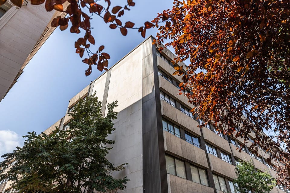 Queen's Serrano Boutique I - Alojamiento corta estancia Apartment in Centro