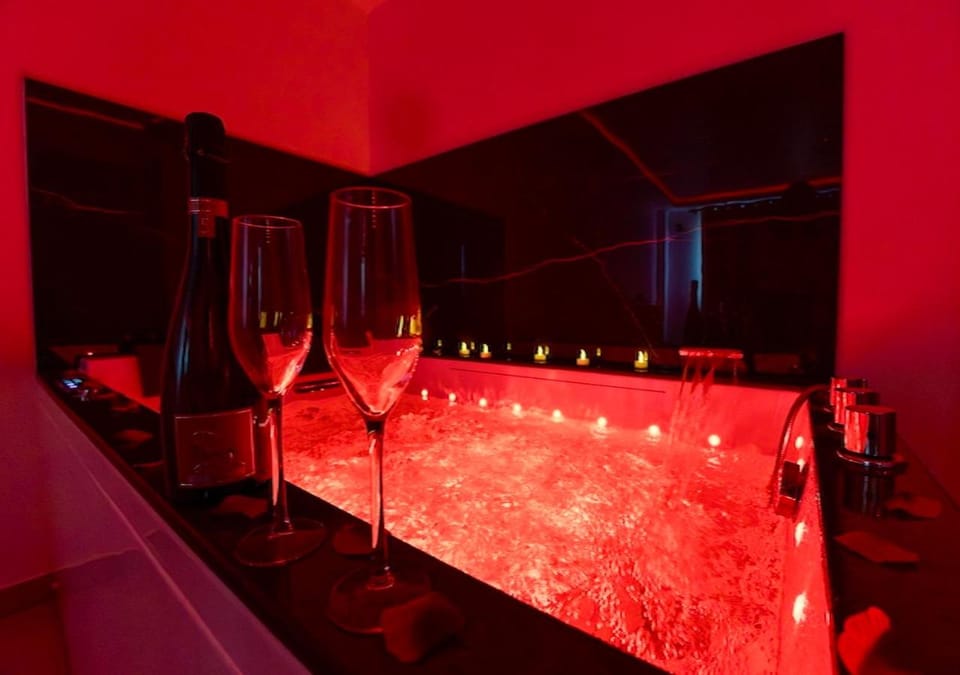 Hot Tub, Bedroom