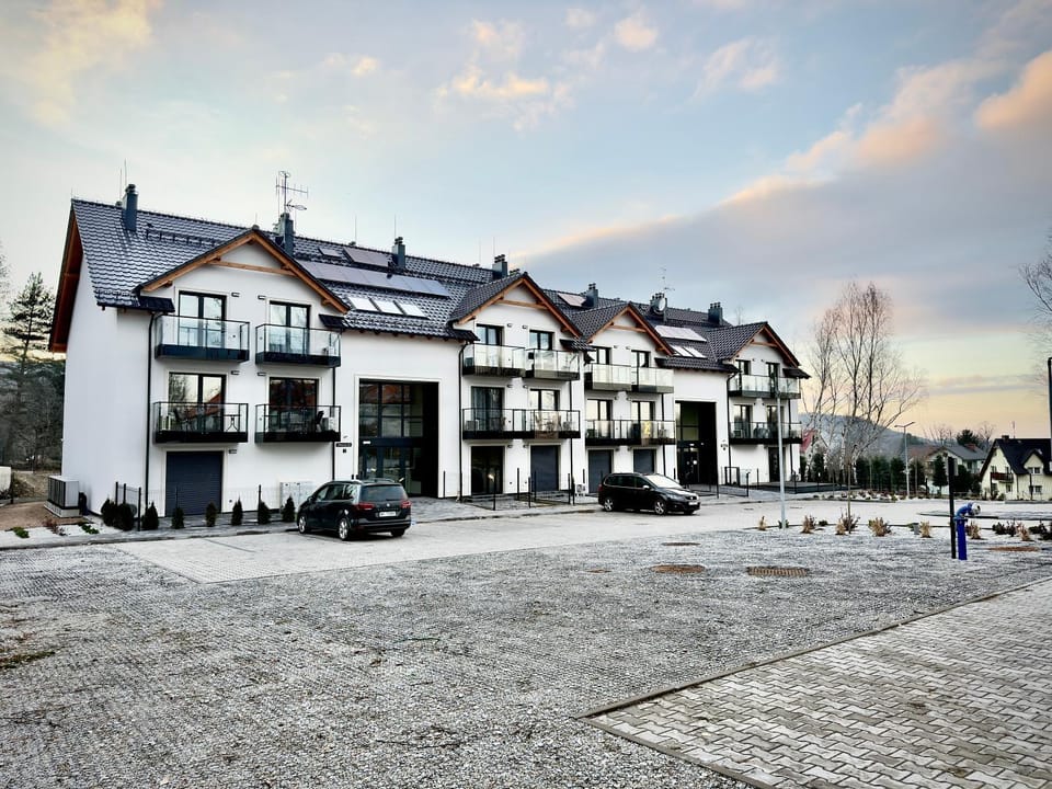 Property building, Day, Location, Parking