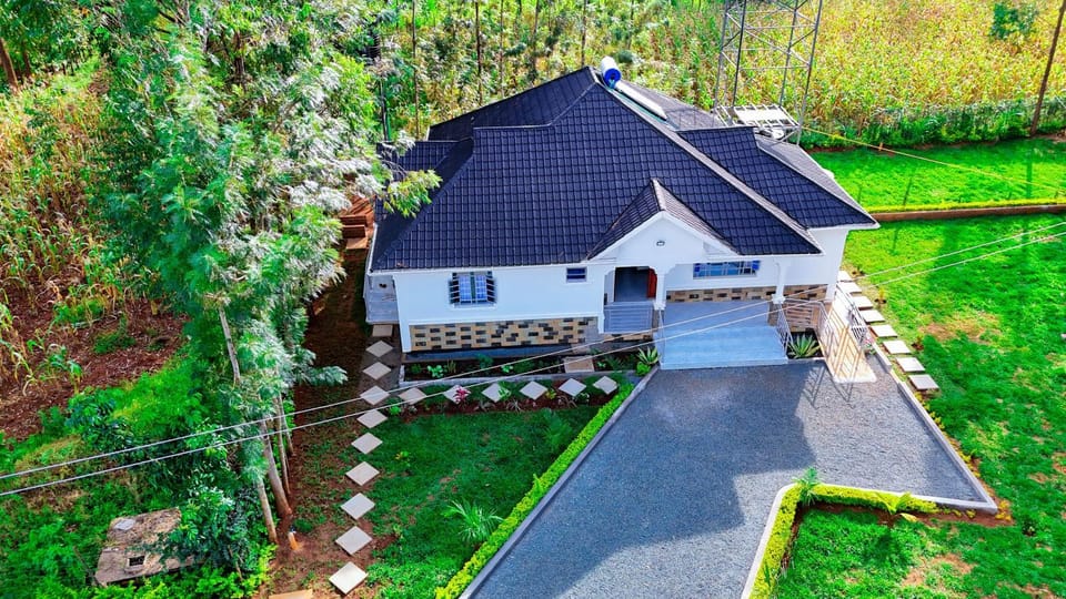 Property building, Day, Natural landscape, Garden view