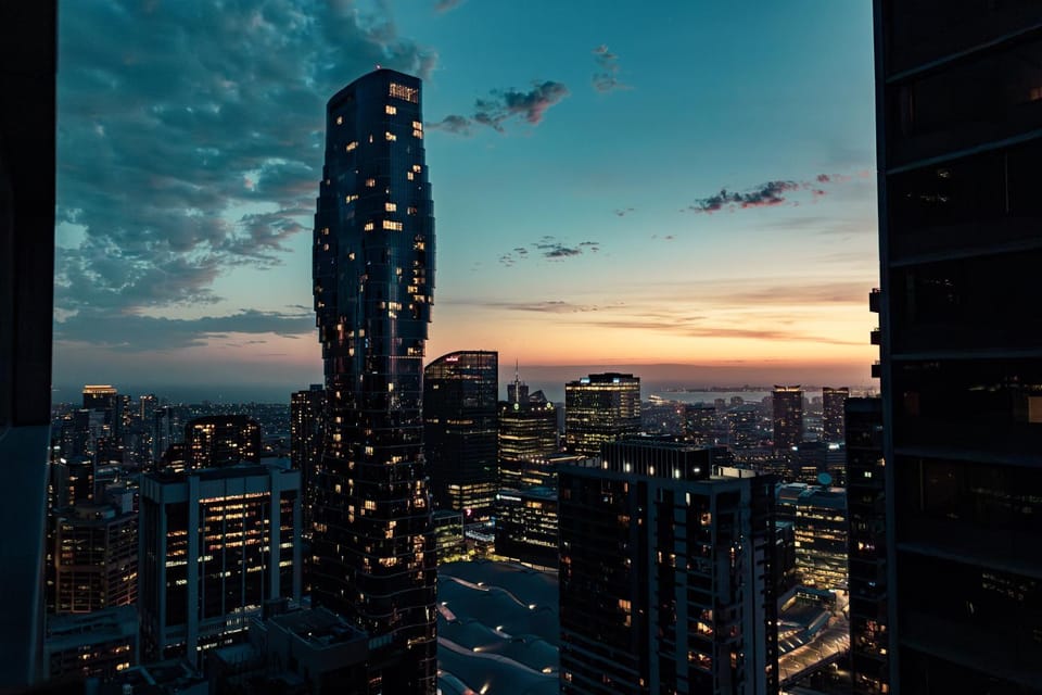 Lux 2BR CBD Apartment with Pool Spa Gym and City Views Apartment in Melbourne
