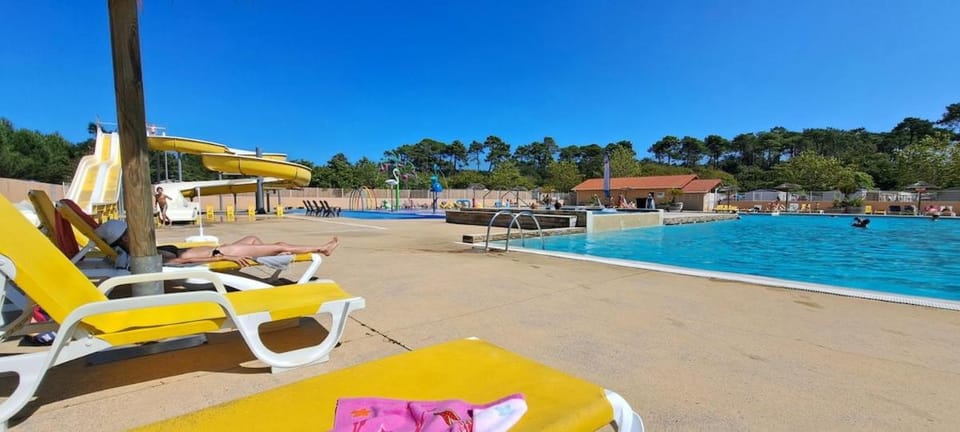 Swimming pool, Swimming pool