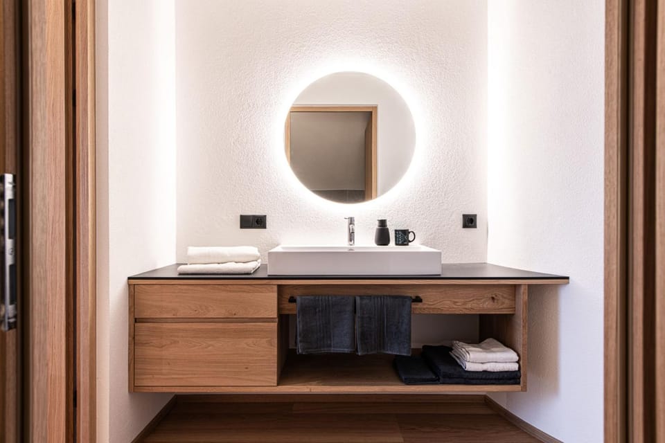 Bathroom, towels