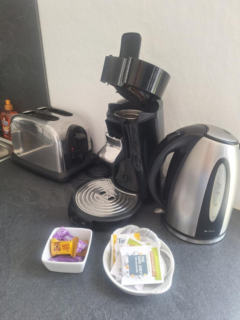 Coffee/tea facilities