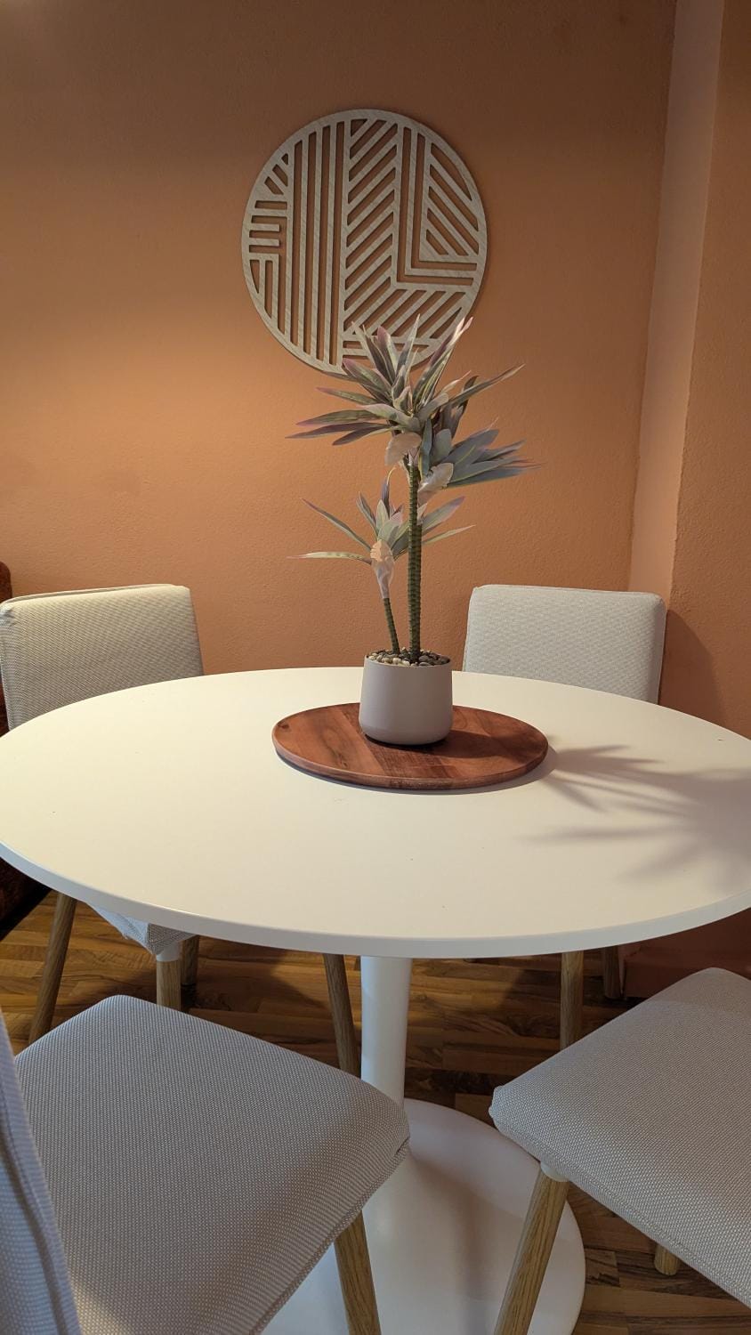 Seating area, Dining area