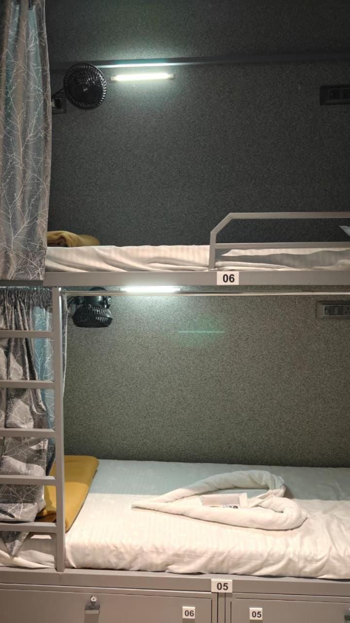 Signature Dormitory Hostel in Mumbai