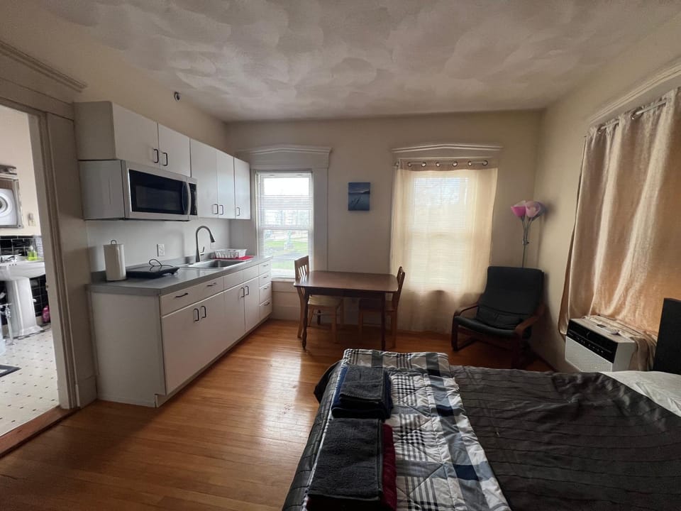 Bright Studio Near Boston -- T -- Washer, Dryer, Parking Apartment in Malden