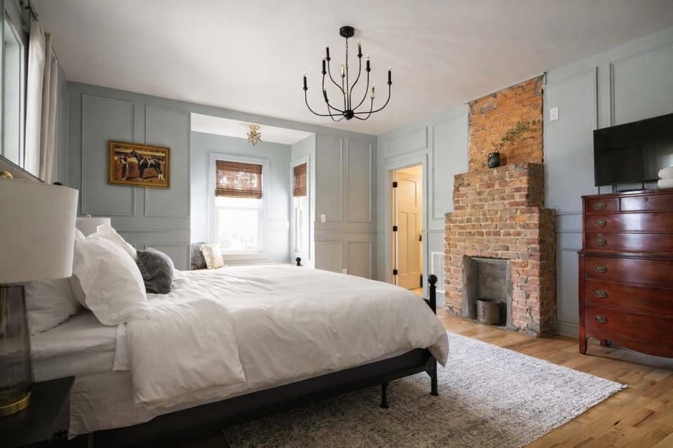 Speakeasy Family Retreat with Skyline Views House in Raleigh
