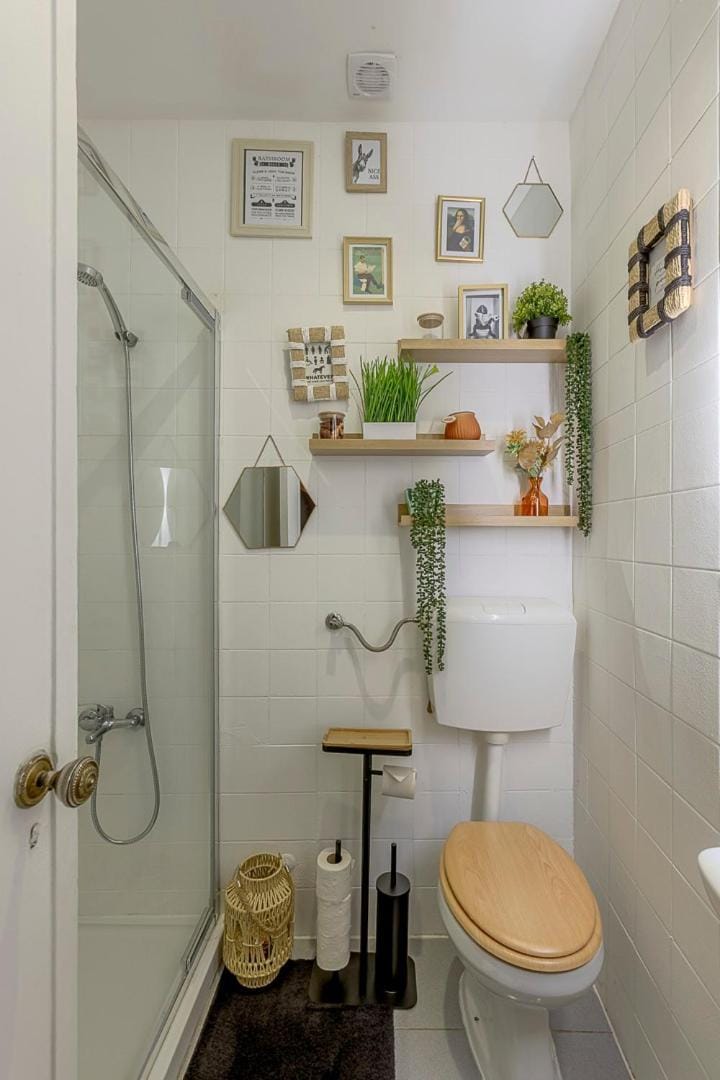 Shower, Toilet, Bathroom