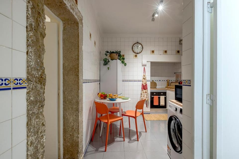 Kitchen or kitchenette, Dining area, stove, washing machine