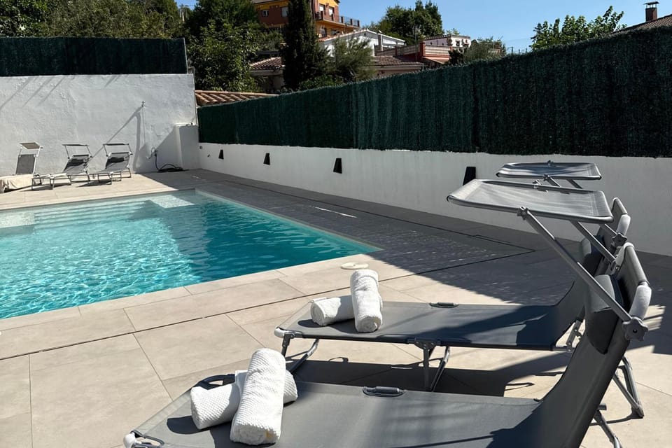 Pool view, Swimming pool, Swimming pool, sunbed