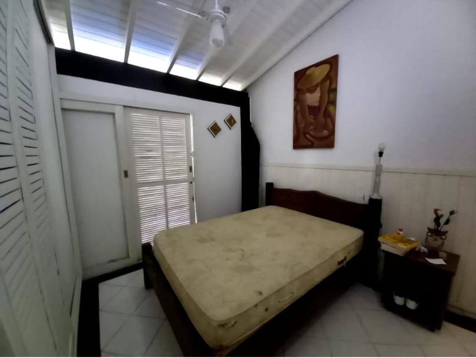 Casa com piscina e churrasqueira 30m da praia House in São Sebastião