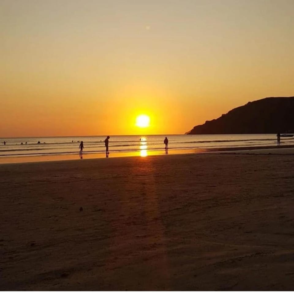 Casa com piscina e churrasqueira 30m da praia House in São Sebastião