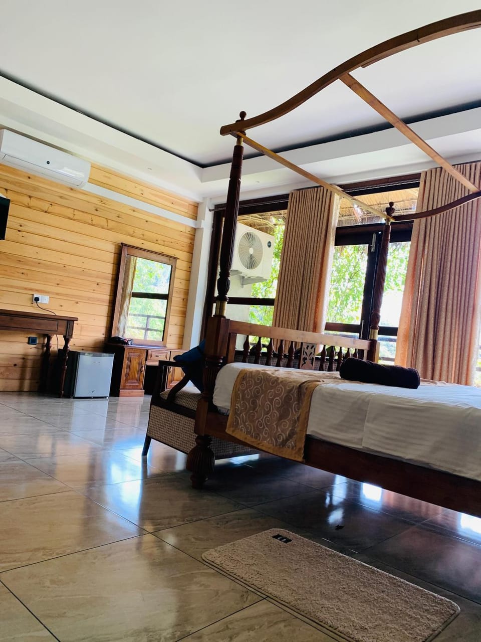 Bed, Living room, Photo of the whole room, Bedroom, air conditioner