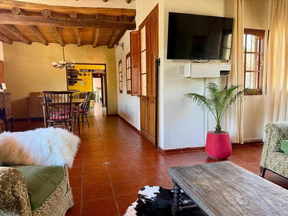 La Escondida House in Luján de Cuyo
