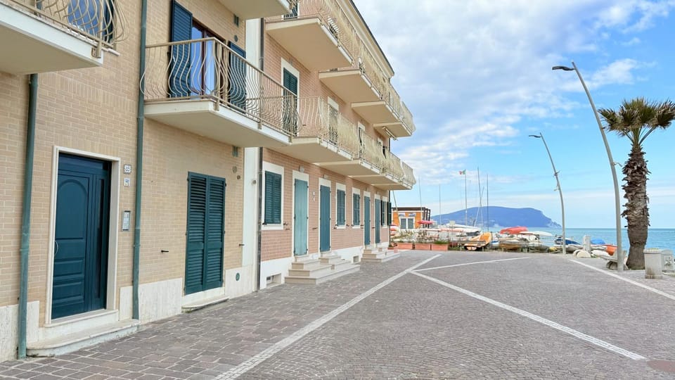 P056 - Porto Recanati, comodo trilocale fronte mare Apartment in Porto Recanati