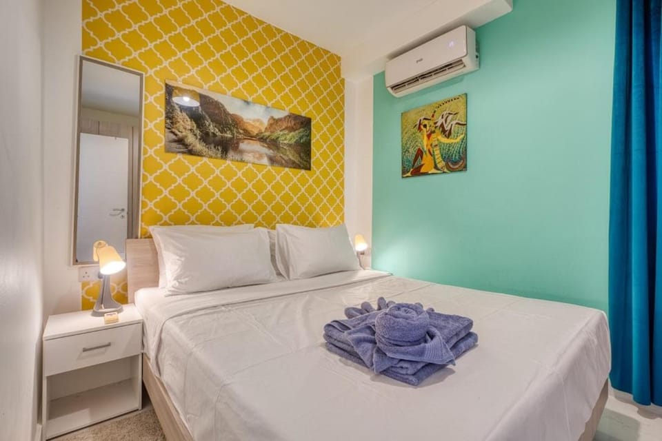 Luxury Bright Penthouses with Jakkuzzi,Valletta and Marina Views - VIP Feel Apartment in Malta