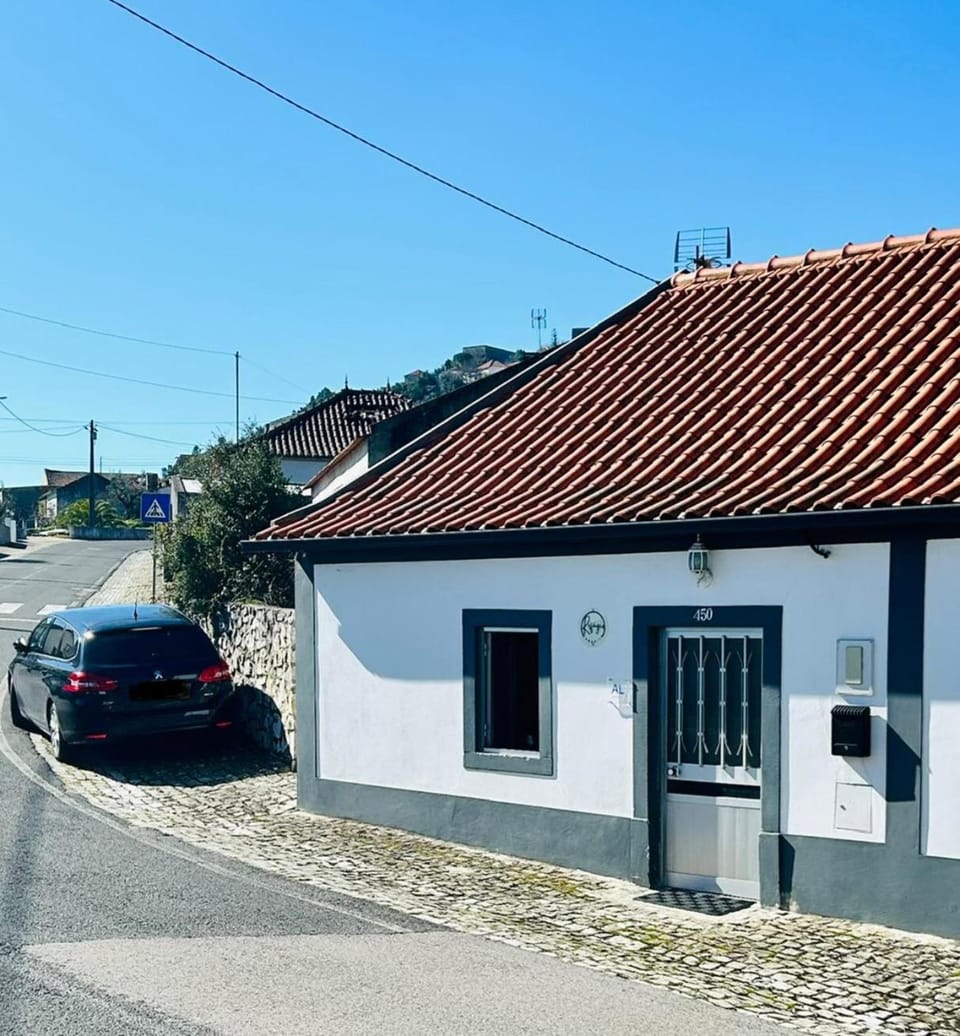 Facade/entrance, Off site, Location