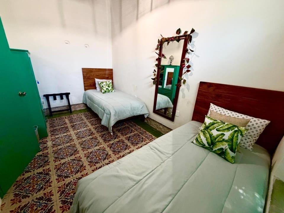 Bed, Guests, air conditioner