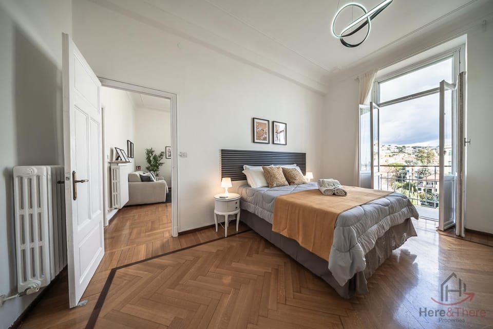 Bedroom, internet, towels