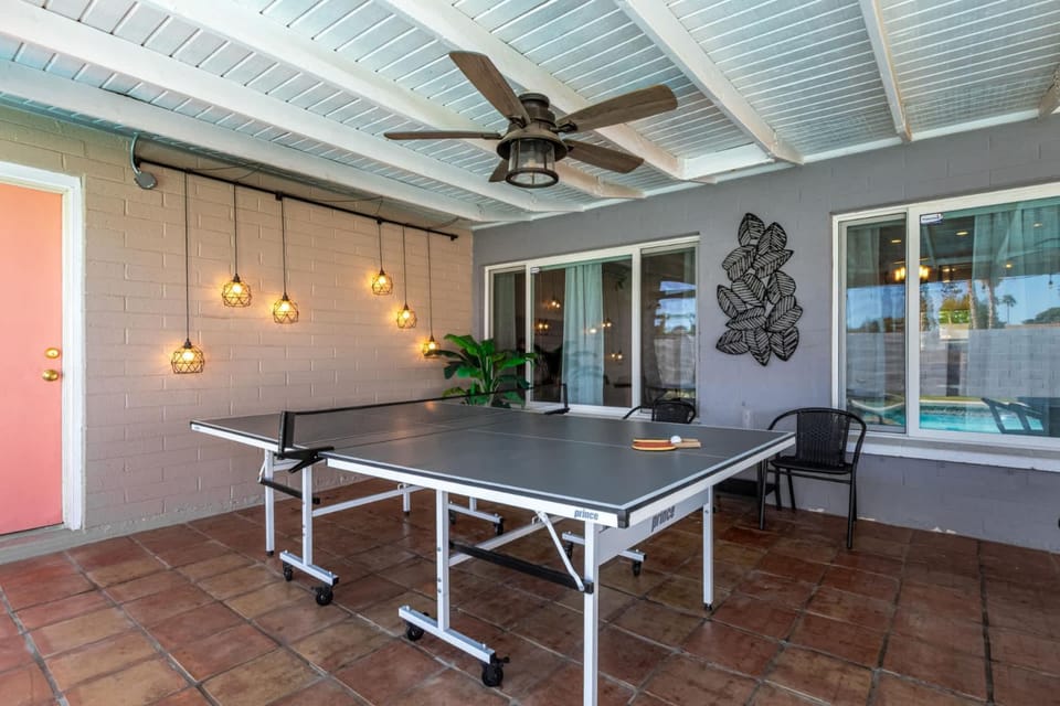 NEW - The Desert Bloomhouse with Heated Pool House in Scottsdale