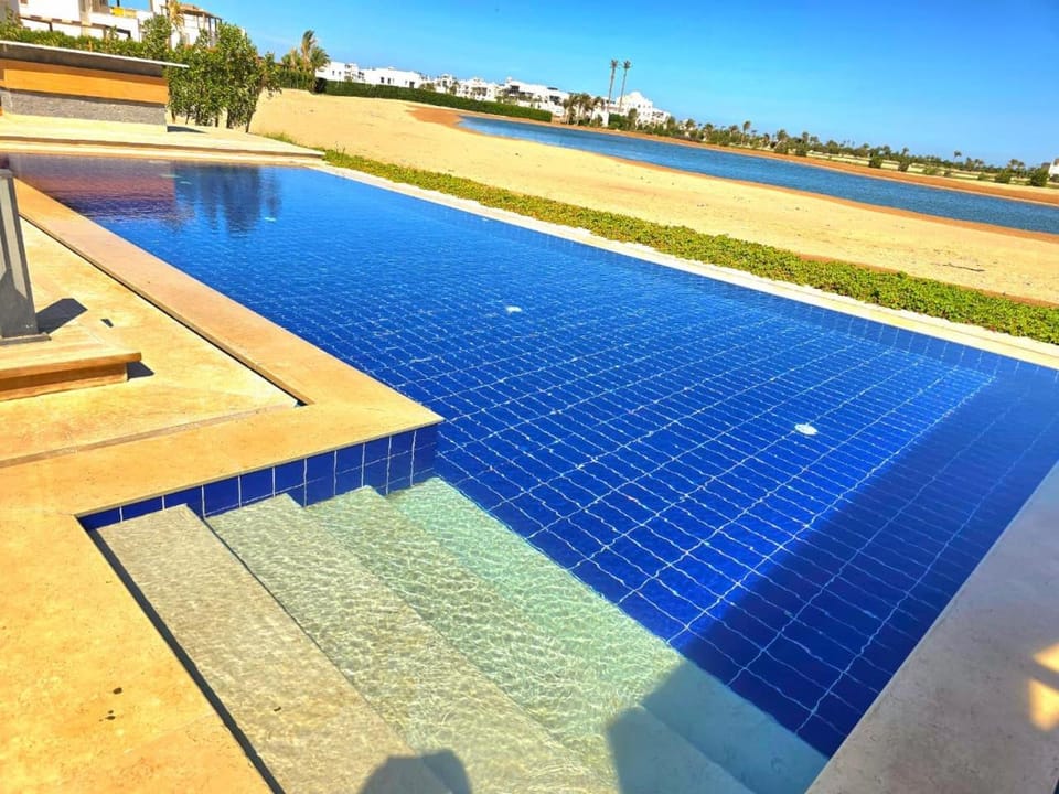 Stunning Villa with breathtaking golf & lake view Villa in Hurghada