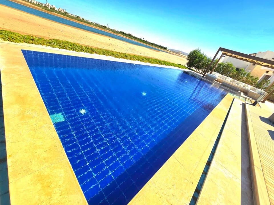 Stunning Villa with breathtaking golf & lake view Villa in Hurghada