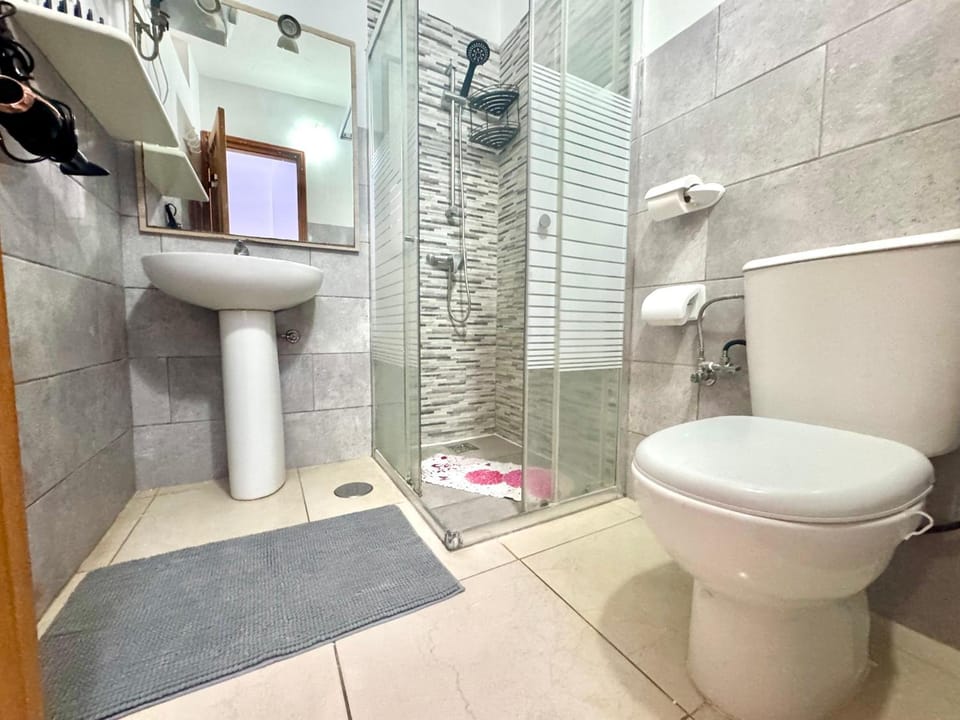 Shower, Toilet, Bathroom