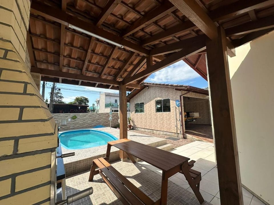 Casa 3 quartos, 3 banheiro - com piscina, quiosque House in Florianopolis