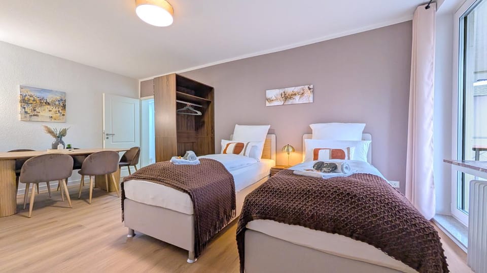 Bed, Balcony/Terrace, Photo of the whole room, Decorative detail, Seating area, Dining area, storage, towels, wardrobe