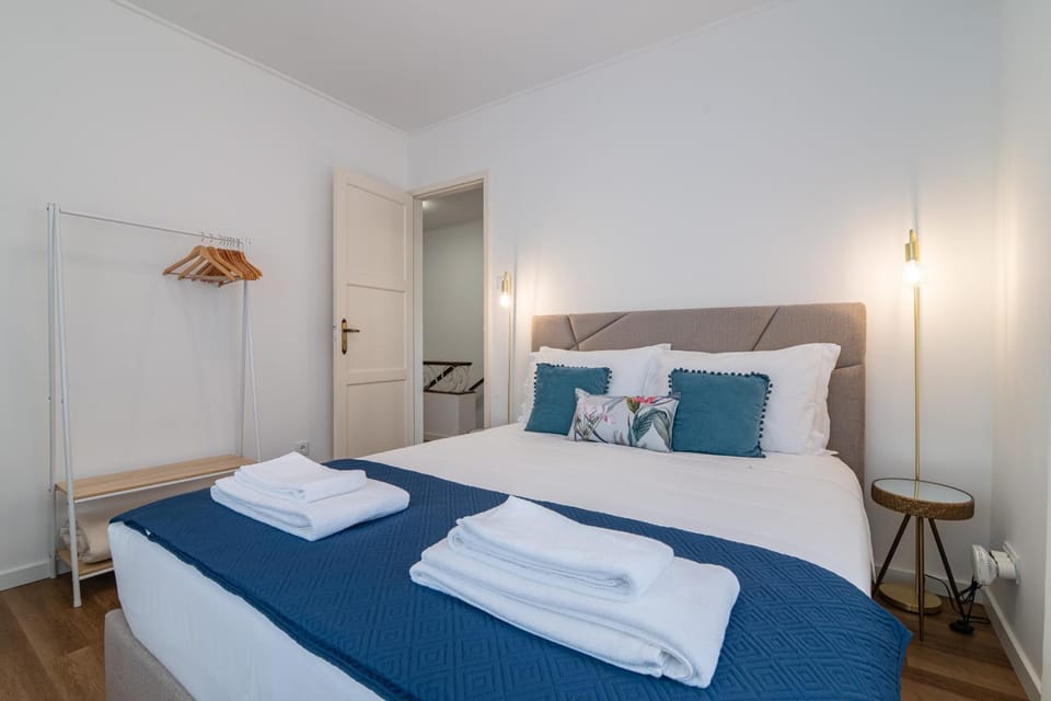 Decorative detail, Bedroom, towels