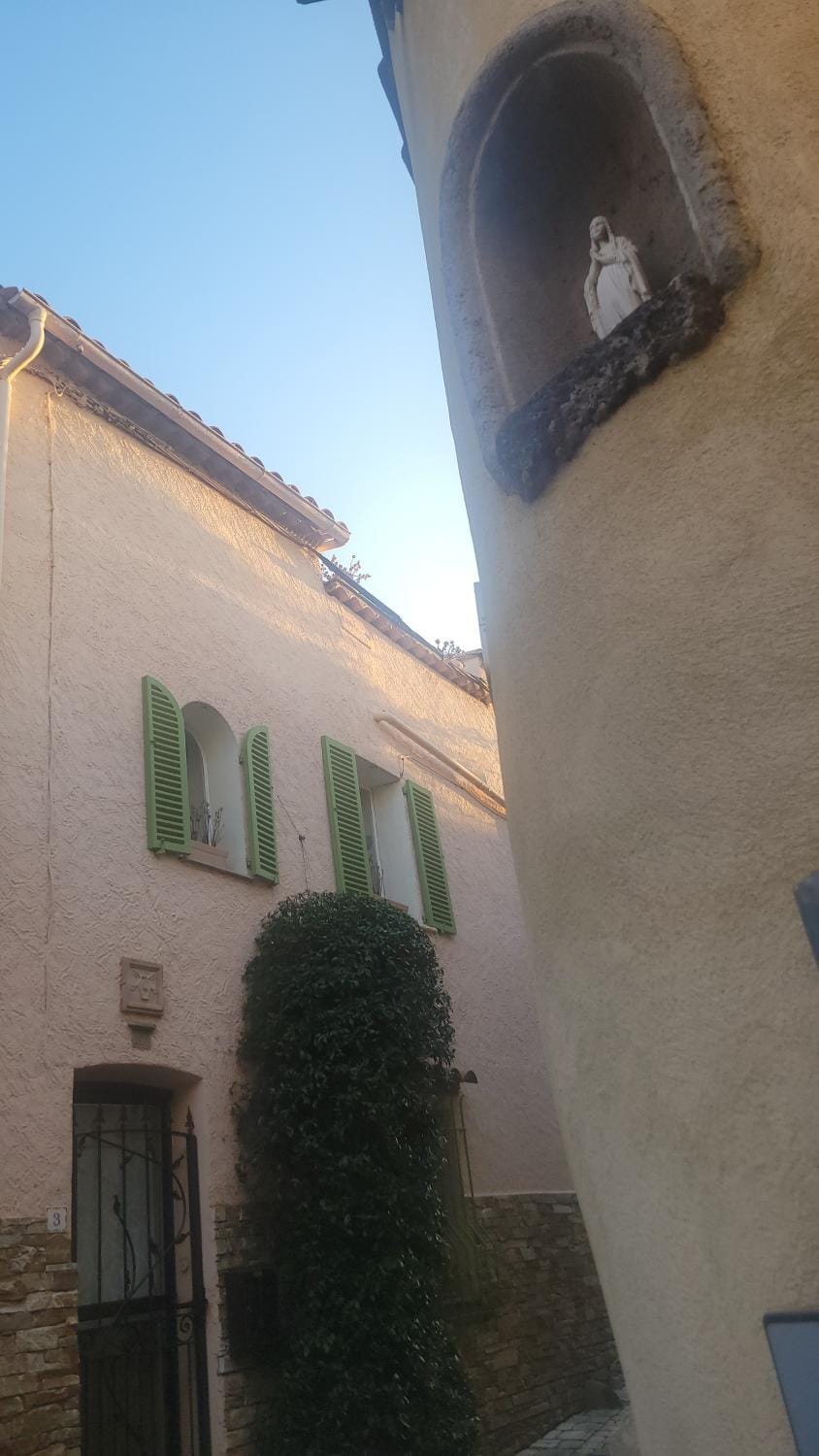 Maison de village privative calme avec jardin Terrasses Cogolin vieux Village Villa in Cogolin