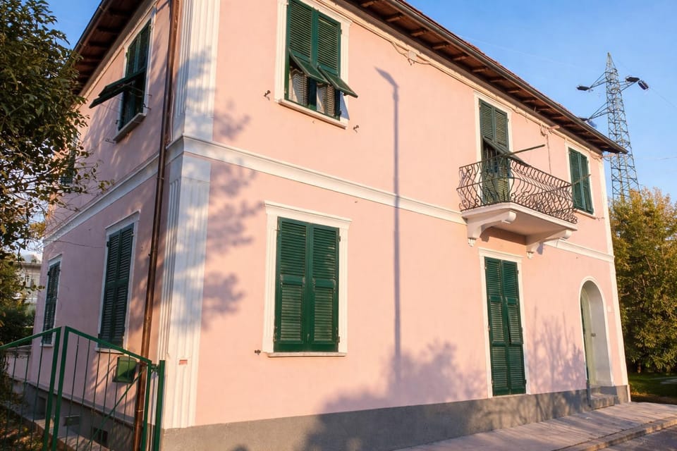 Property building, Day, Bird's eye view, View (from property/room)