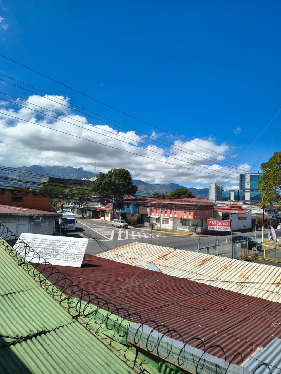 Mountain view, Location, Parking