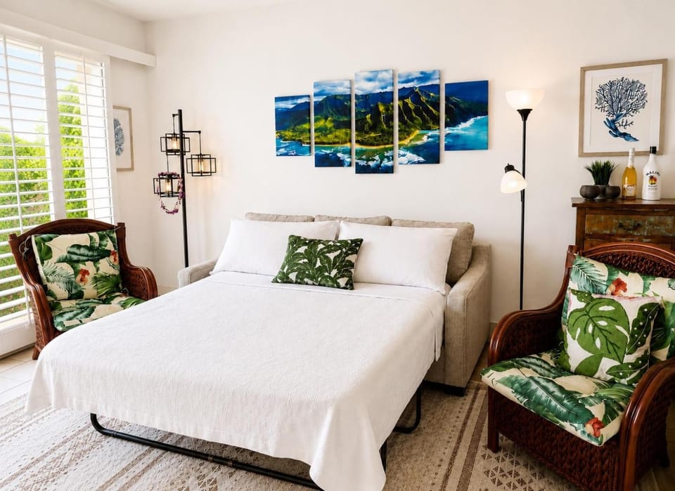 Poipu Beach Condo with AC and Pool Apartment hotel in Poipu