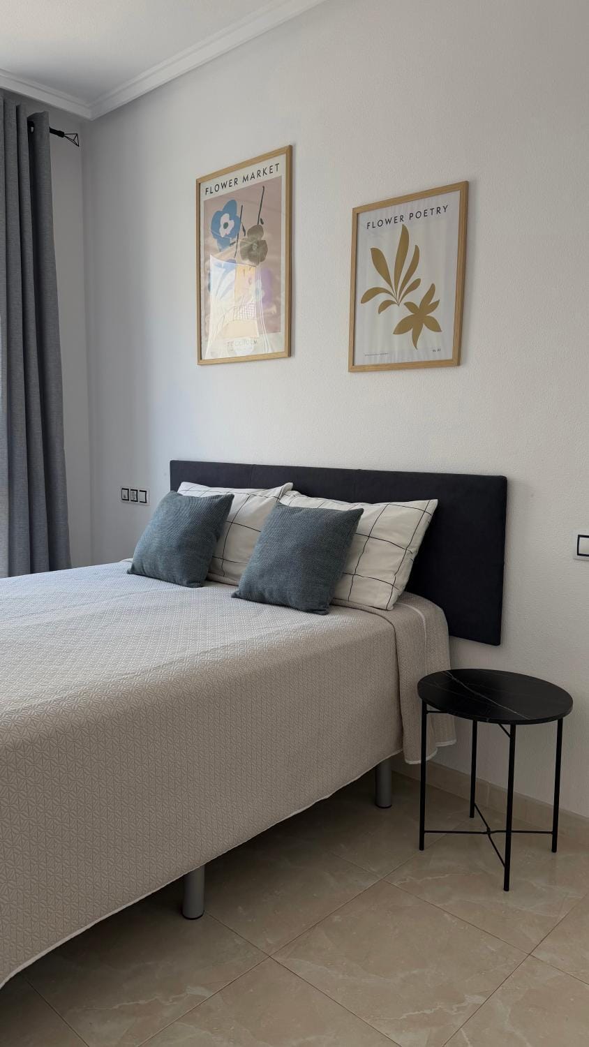 Del Cura Apartments with Balcony & Pool Apartment in Torrevieja