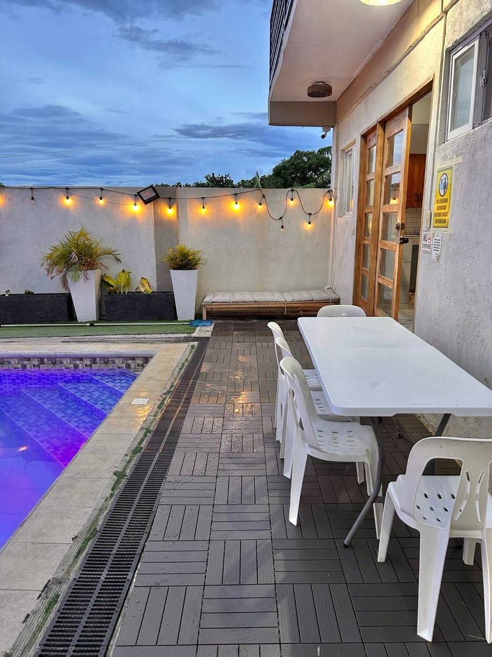 Swimming pool
