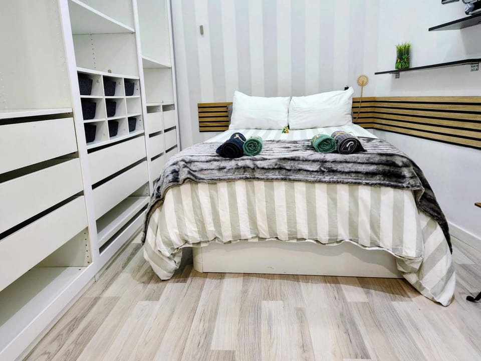 VERSACE 6PACK -SMART HOME-air conditioner - HISTORIC CENTER-GRAN VIA-SOL-MALASANA Apartment in Centro