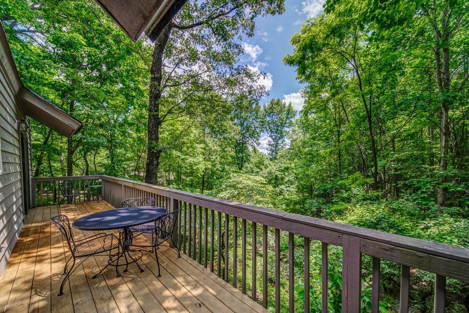 Heavenly mountain escape in Big Canoe Golf & Lake House in Georgia