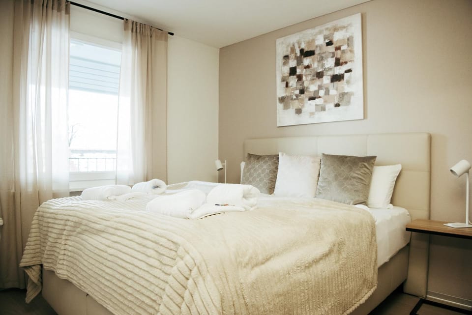 Bed, View (from property/room), Photo of the whole room, Bedroom