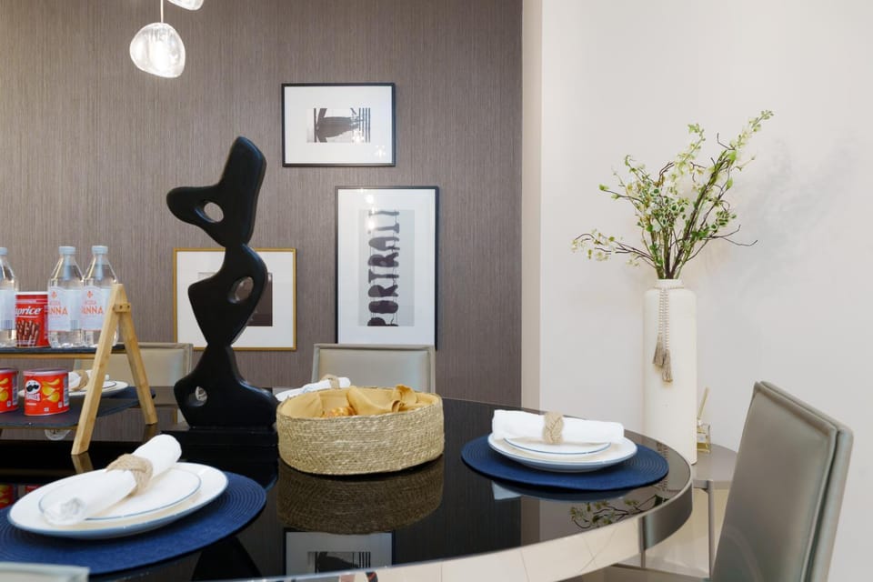 Food and drinks, Dining area, Food