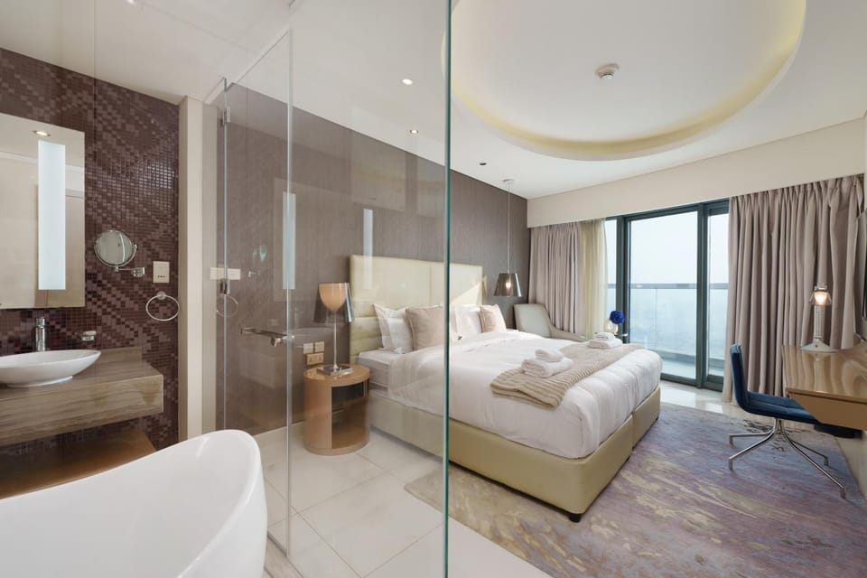 Bed, Bathroom, Photo of the whole room, Bedroom, Bath, towels