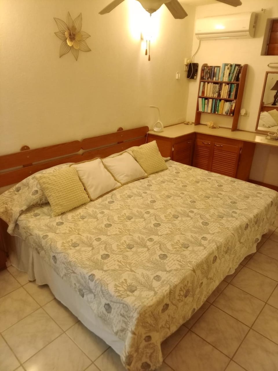 Golden Gem Cosy Apartment with pool & garden view Apartment hotel in Holetown